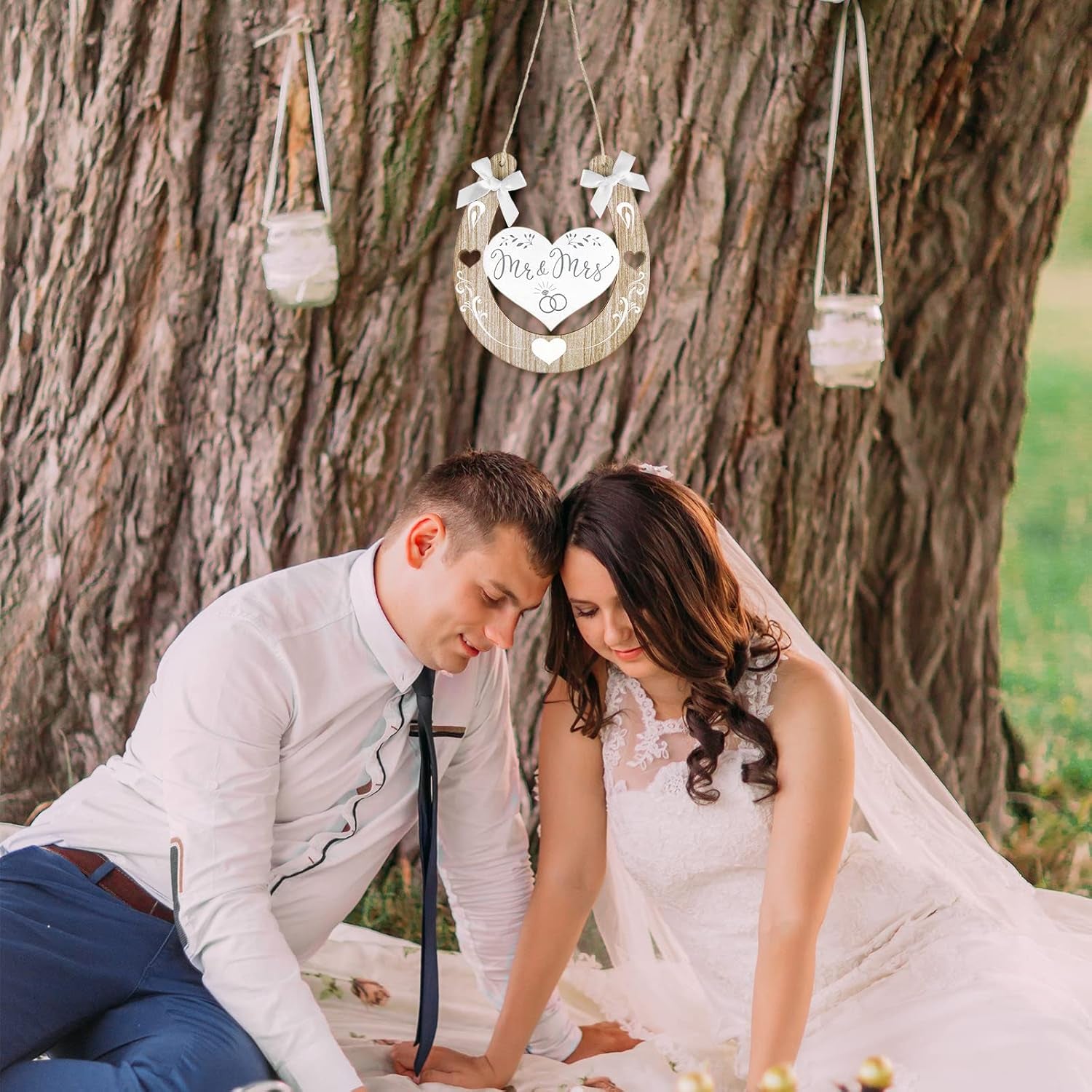 2 Pieces Wedding Horseshoe Craft Acrylic Heart Horseshoe Cutout Art Cutout Decor Wedding Anniversary Favors Hanging Sign for Anniversary Door Wall Decor, 5.3 X 4.7 Inch (Wood)