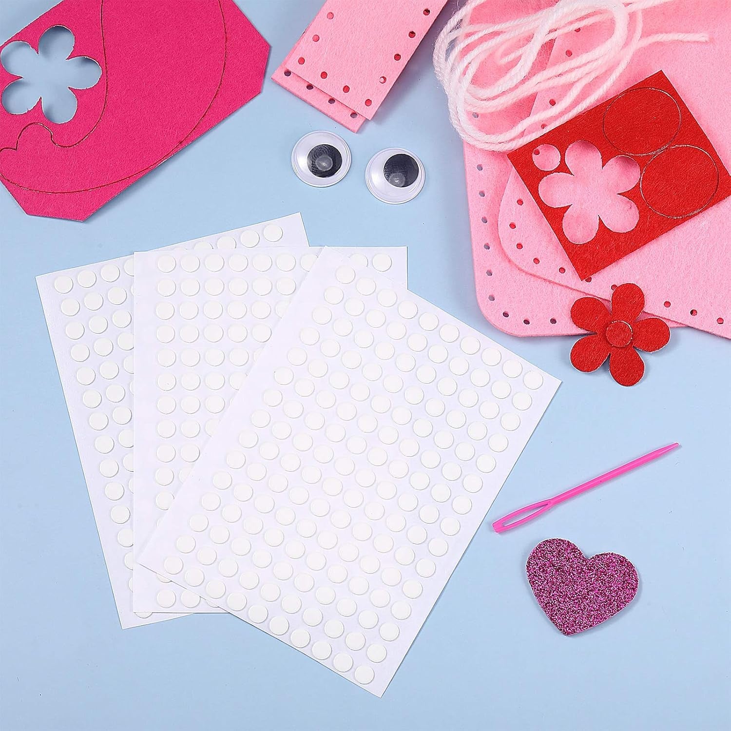 Double Sided Adhesive Dots Clear Glue Point Tape Stickers Balloon Glue round No Traces Strong Adhesive Sticker Waterproof Dot Sticker for Craft DIY Art Office Supply(1000 Pieces,0.24 Inch/ 6 Mm)