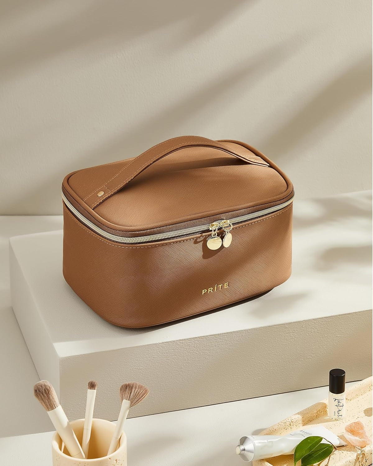 Large Makeup Bag for Women Travel Cosmetic Case Waterproof PU Leather Toiletry Bag Portable Make up Organiser with Handle and Removable Divider (Brown)