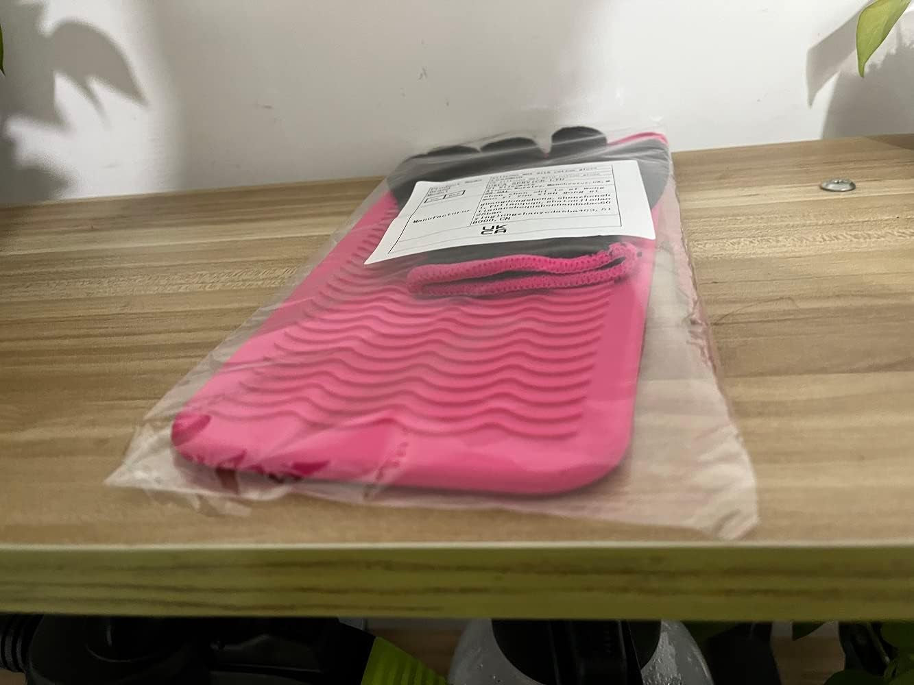 Heat Resistant Mat Pouch and Heat Resistant Glove for Curling Irons, Hair Straightener, Flat Irons and Hair Styling Tools, 28.5Cm X 14Cm, Pink