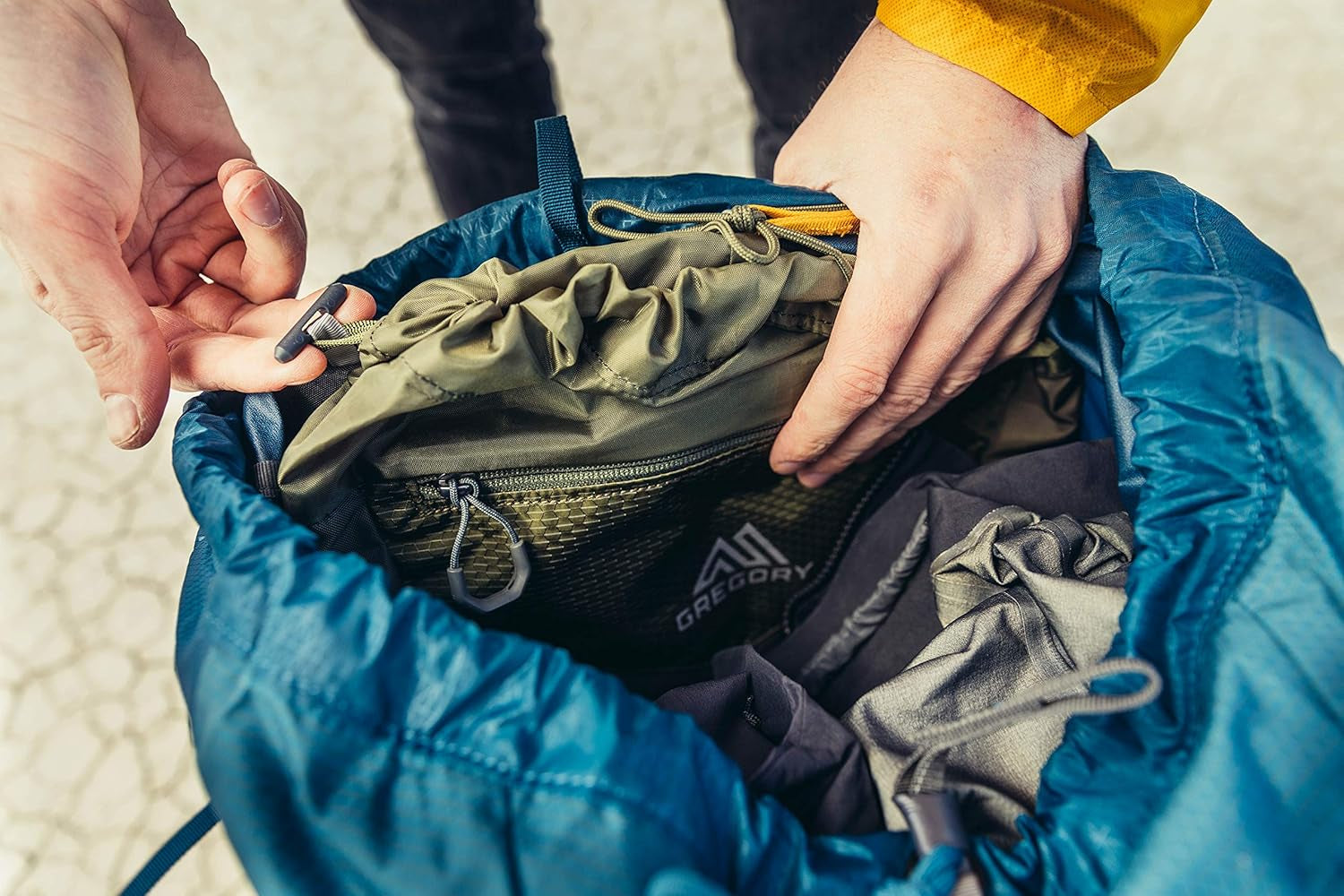 Paragon 58L Unisex Lightweight Backpacking Pack, Breathable Backpanel, Raincover Included, Water Bladder Sleeve (Reservoir Not Included), Small/Medium, Burnt Olive