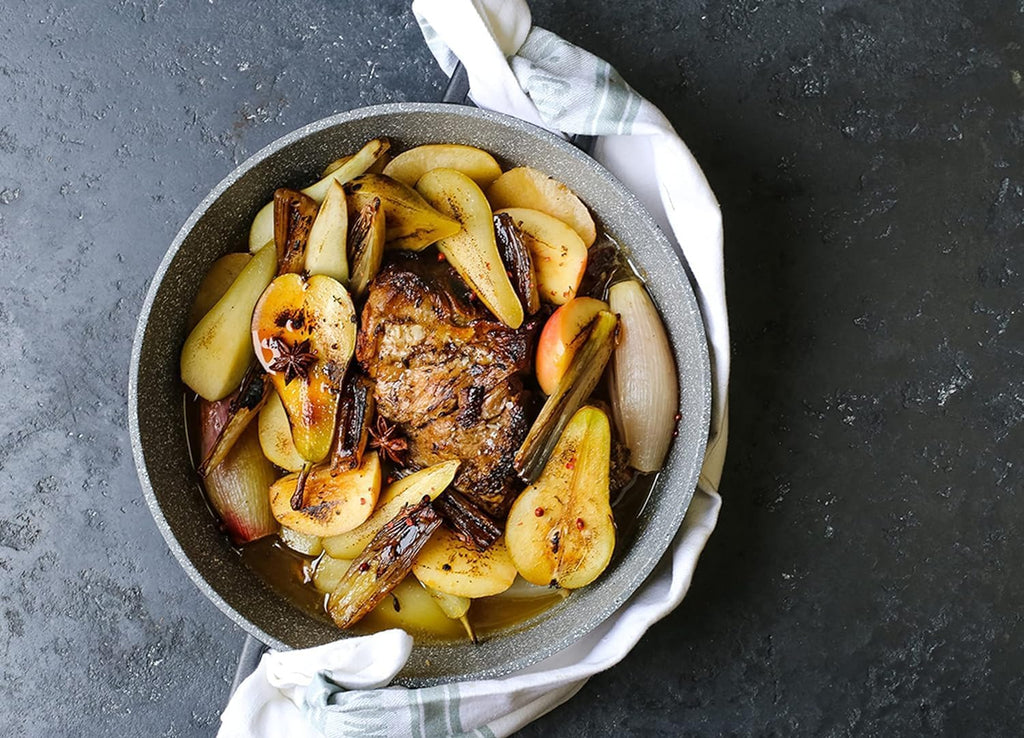 Casserole Dish with Lid, Medium 4L/24 Cm, Lightweight Cast Aluminium, Induction Hob and Oven Safe, Black
