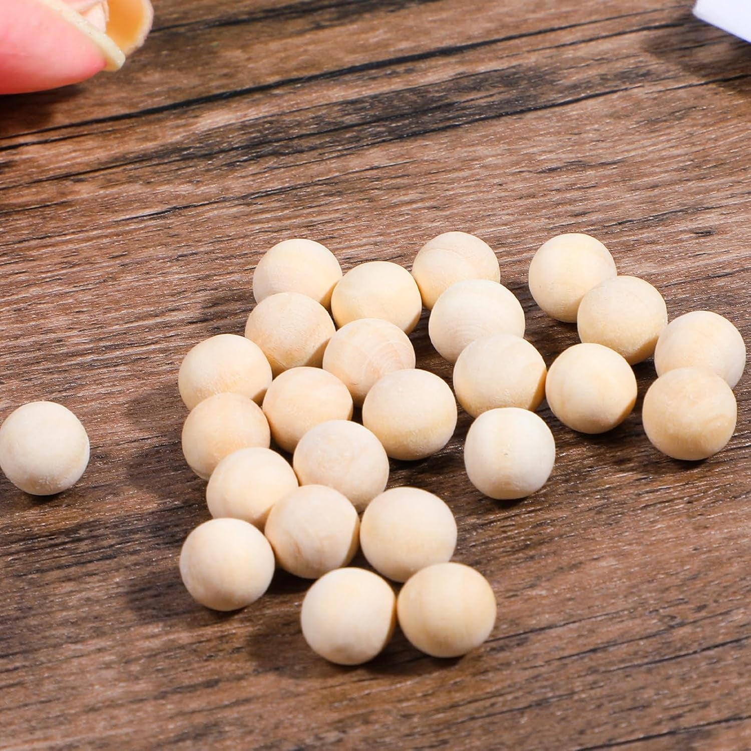 100 PCS round Wooden Balls for Crafts, Unfinished Natural Wood Balls for Crafting for DIY Craft Projects Jewelry Making Arts Design